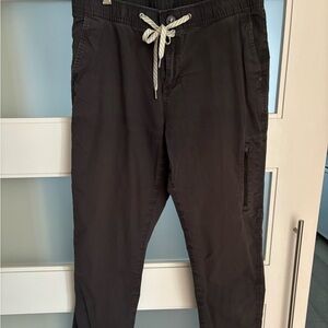 Vuori women’s Charcoal Rip Stop Pants Medium